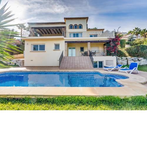 Villa with private pool, airco, wifi and beautiful sea view on the gulf of Javea