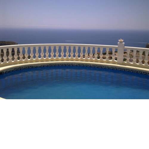 Villa with stunning sea view