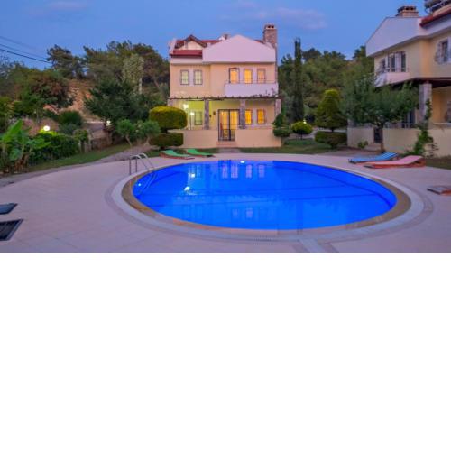 Villa with swimming pool at Çalış beach 3 bedrooms