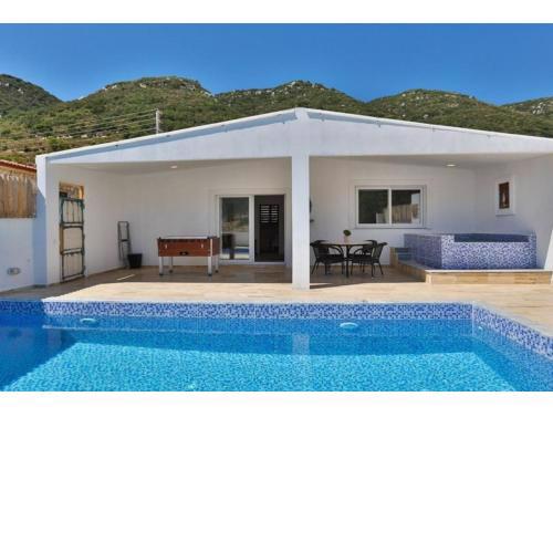 Villa Zeyno 1 bed villa with pool Breakfast included