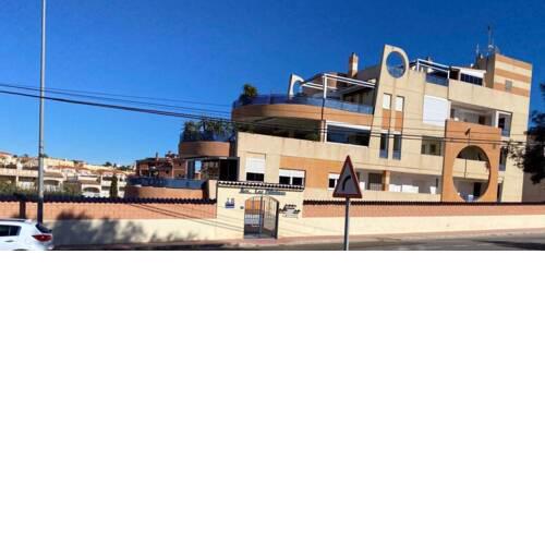 VillaMartin Rentals Poolside Luxurious Apartment