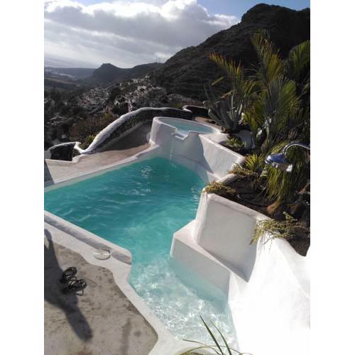 Vilna House with private pool, jacuzzi and garden -Optional pool and jacuzzi heating