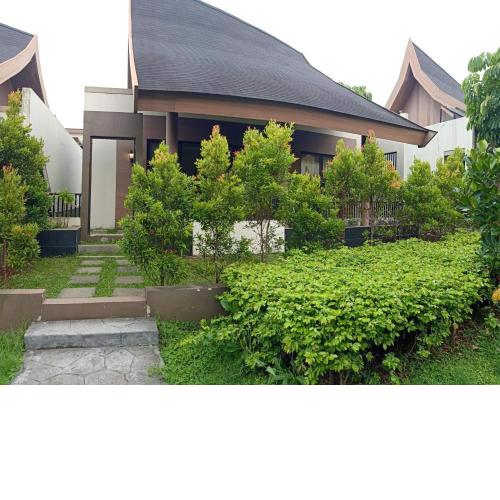 Vimalla Hills Villa & Resort Megamendung Puncak