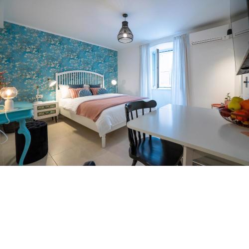 VINCENT Studio Apartment