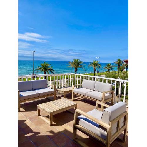 Vinyet Playa Beachfront Apartment