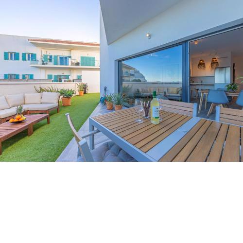 Vistas, Jardín y Piscina - SimplyTarifa