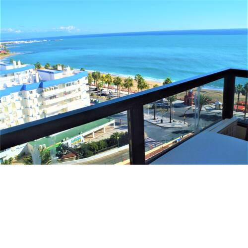 VIVE BENALMADENA Estudio Duplex vistas al mar, primera linea de playa