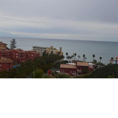 VIVE BENALMADENA Primera linea de playa apartamento bajo con patio privado