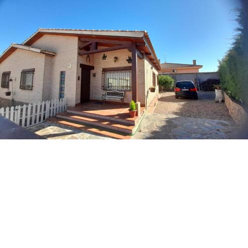 VIVENCIAS casa rural para 10 personas al pie de molino manchego.