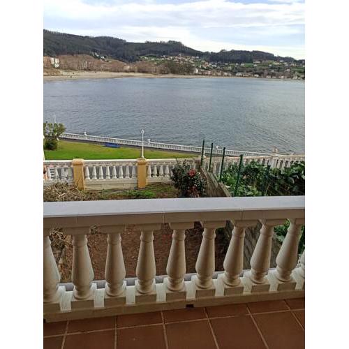 Vivienda con finca y vistas al mar