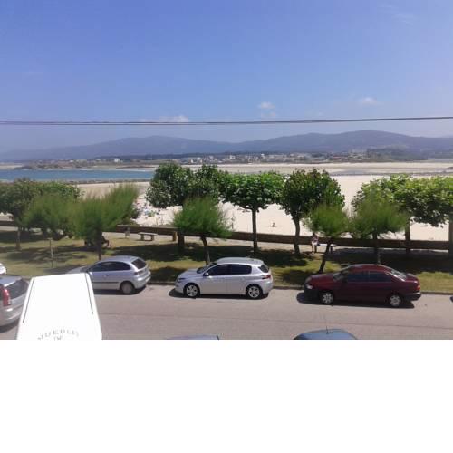 Vivienda de tres dormitorios con vistas al mar