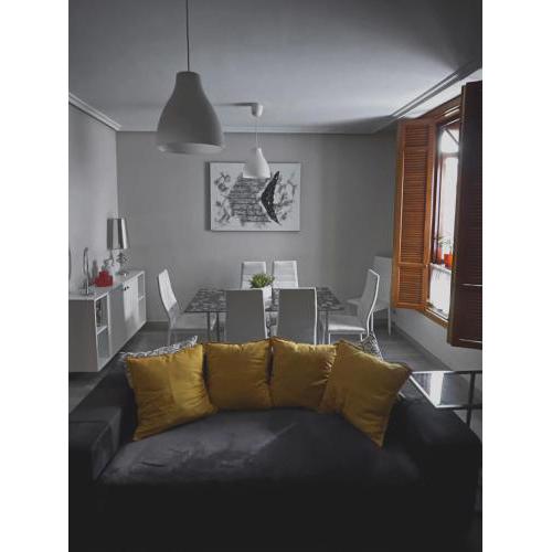 Vivienda turística en el Casco Antiguo VUT-LE-566