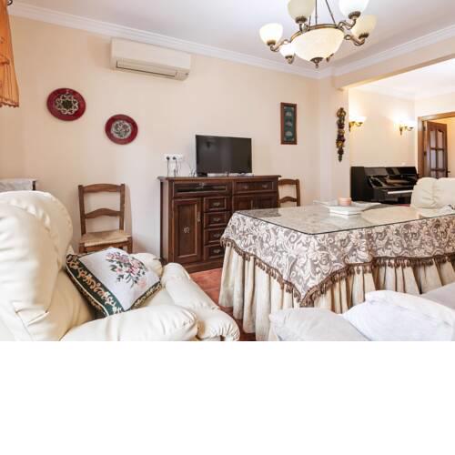 Voguish Holiday Home in Arriate with Terrace