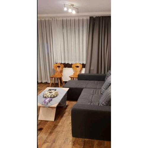 Voll möbiliertes Ferienwohnung neben Schön-Klinik auch fur Monteuere geeignet