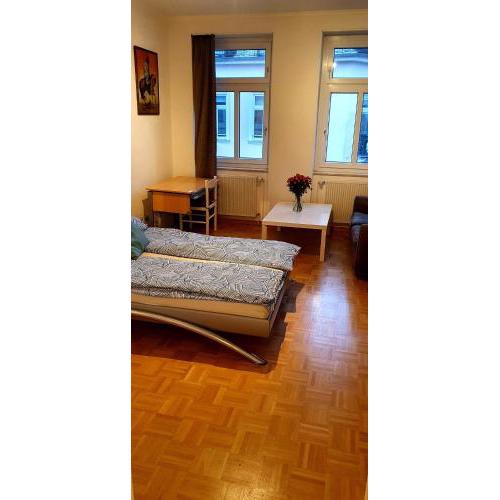 Von privat, Großes Zimmer sehr zentral in Bad Homburg Stadtmitte