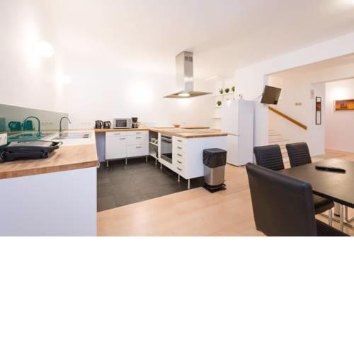 VSA City Rooms / Shared House