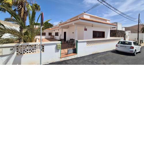 VV Casa Isabelita "by henrypole home"