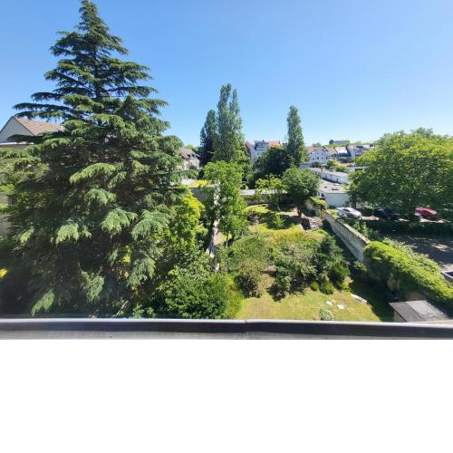 VYN APT 1. WOHNUNG MIT DACHTERRASSE + STELLPLATZ