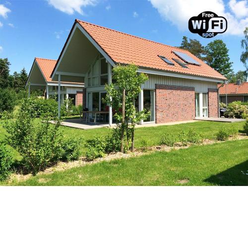 W9 - Traumhaftes Ferienhaus mit Kamin & grossem Garten in Roebel