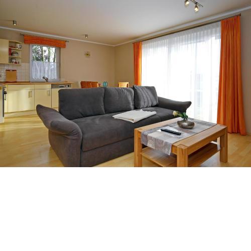 Waldstraße 9 Wohnung 02