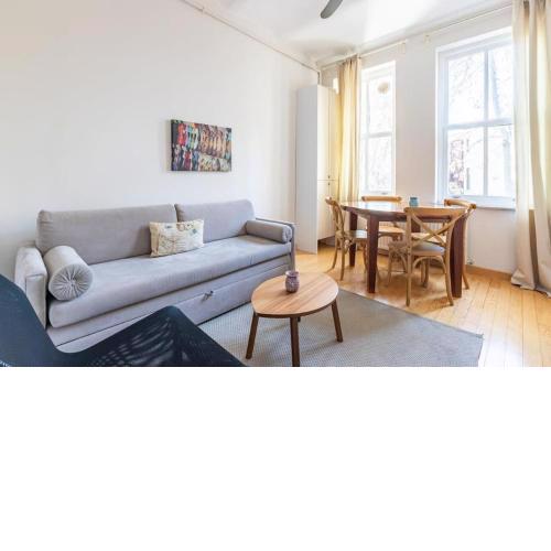 Warm Cozy Charming 2bd2bath Galatatower Gem! #256