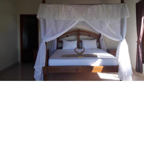 Warung Pantai Bungalows