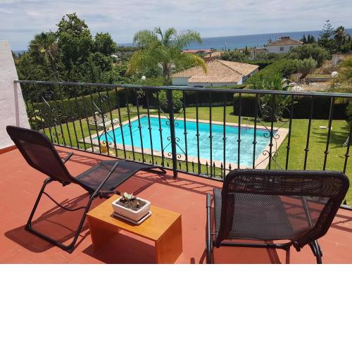 Wave House. Terrace, BBQ,piscina,800mt to beach