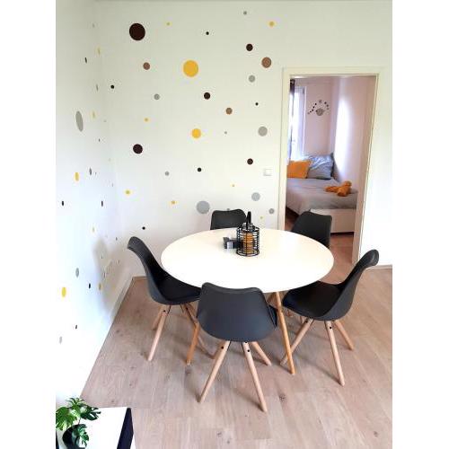 weddeko Apartment SENFGELB für 5 Personen