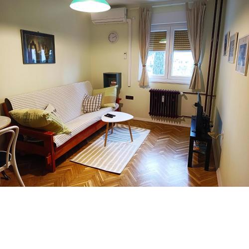 Weekly&Less near Campus with fast Wi-fi and free parking