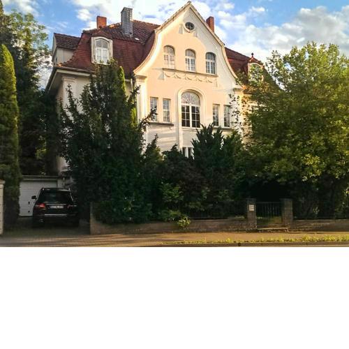 Weisse Villa App 1