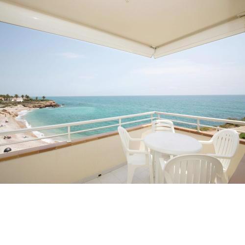Well-kept apartment with views of the sea, two swimming pools near Vinaròs