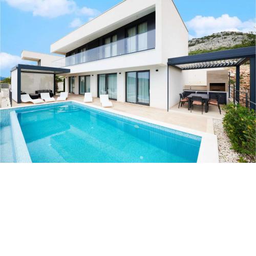 White Palm Villa