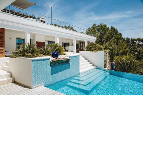 White Paradise Villa With Big Pool