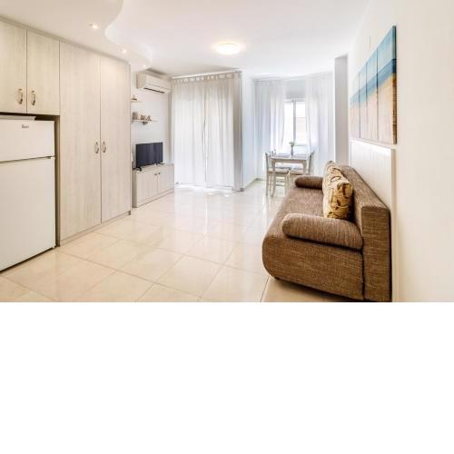 White Studio Granfield A108