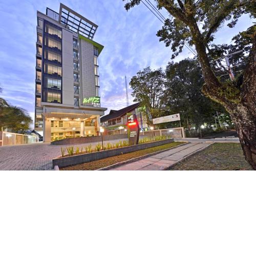 Whiz Prime Hotel Khatib Sulaiman Padang
