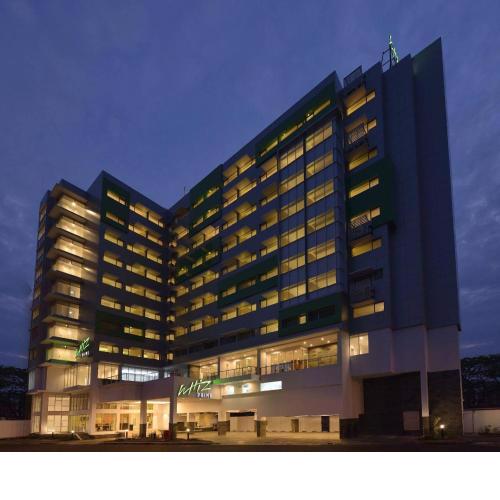 Whiz Prime Hotel Megamas Manado