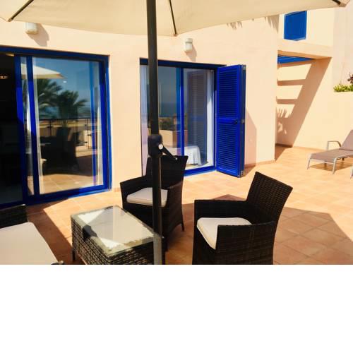 Wifi, Vistas al Mar, Aparcamiento Privado, Piscina Climatizada y Jacuzzi