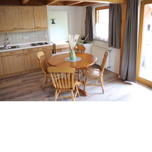 Wohnung #5 mit Balkon - zentrale dennoch ruhige Lage mit Terrasse - Stadtbus vor der Tür!