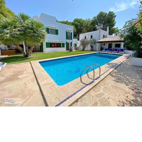 Wonderful 5 Bed Villa With Private