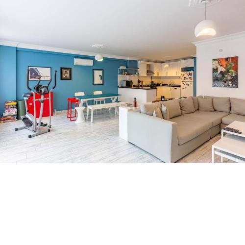 Wonderful and Central Flat with Balcony in Sisli