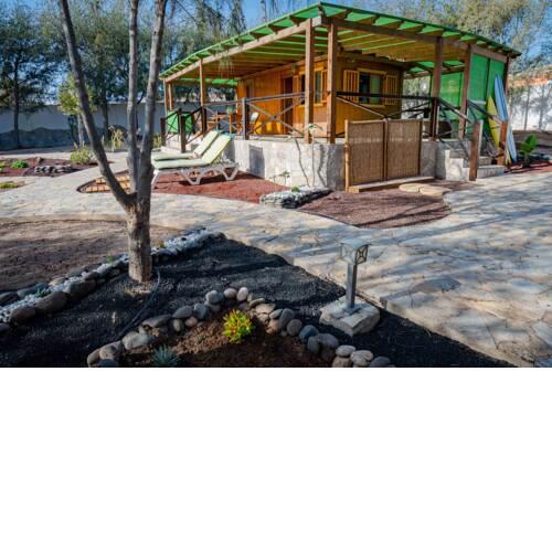 Wooden house with huge private garden, beach near.