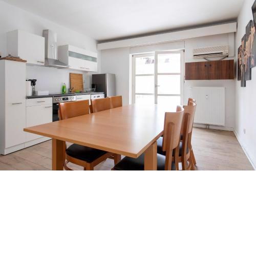 Workers Home- Central - 8 single box spring beds - near Enschede