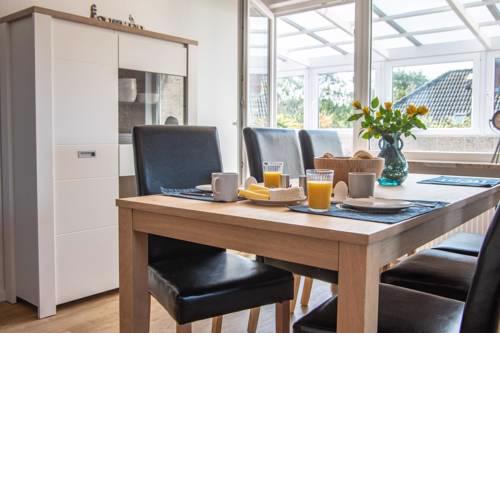 Wunderschöne und frisch renovierte Ferienwohnung in Strandnähe für 4-6 Personen!