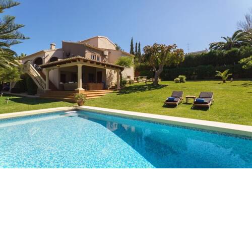 Xabia Villa Sleeps 12 with Pool Air Con and Free WiFi