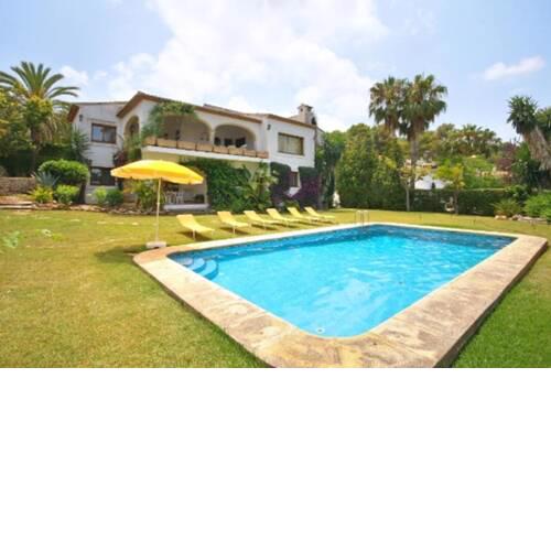 Xabia Villa Sleeps 9 with WiFi