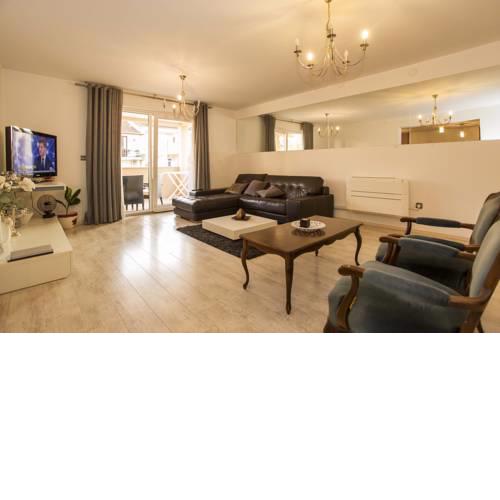 Xena 1 Luxury Apartment Near the Sea