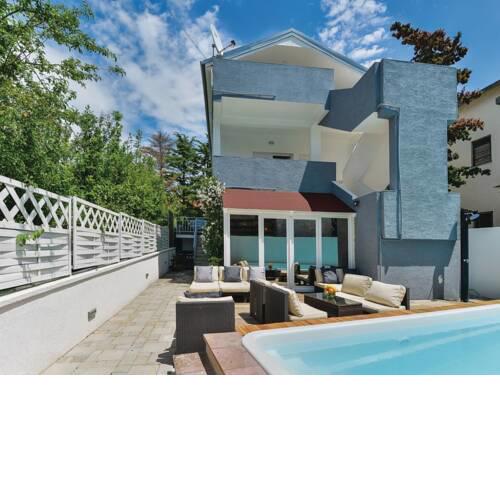 XXL Villa Grande with pool, jacuzzi