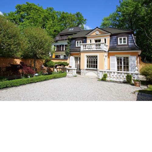 Yacht- , und Reisemobilhafen "Historisches Fährhaus" Wendenschloss