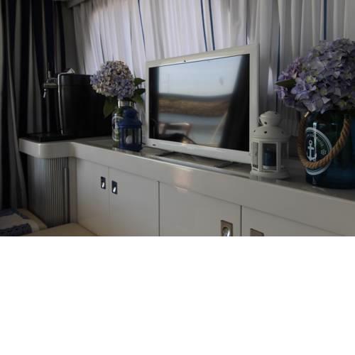Yacht Hotel