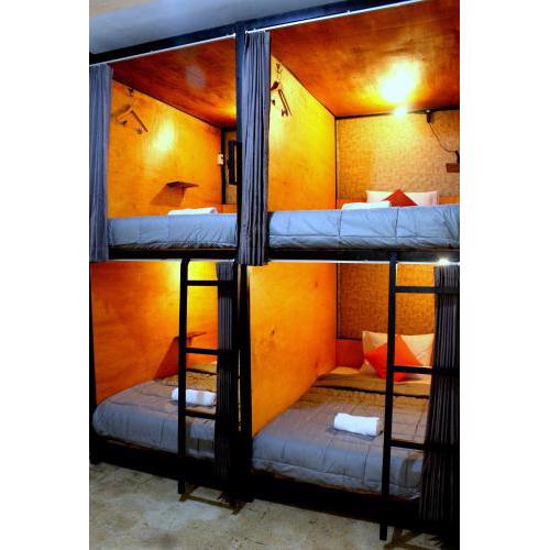 Yasa Backpackers house